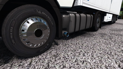 Хромированные колпаки для колёс с прямоугольными отверстиями