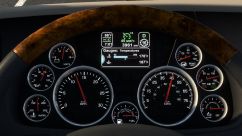 Kenworth T680 Improved Dashboard 4